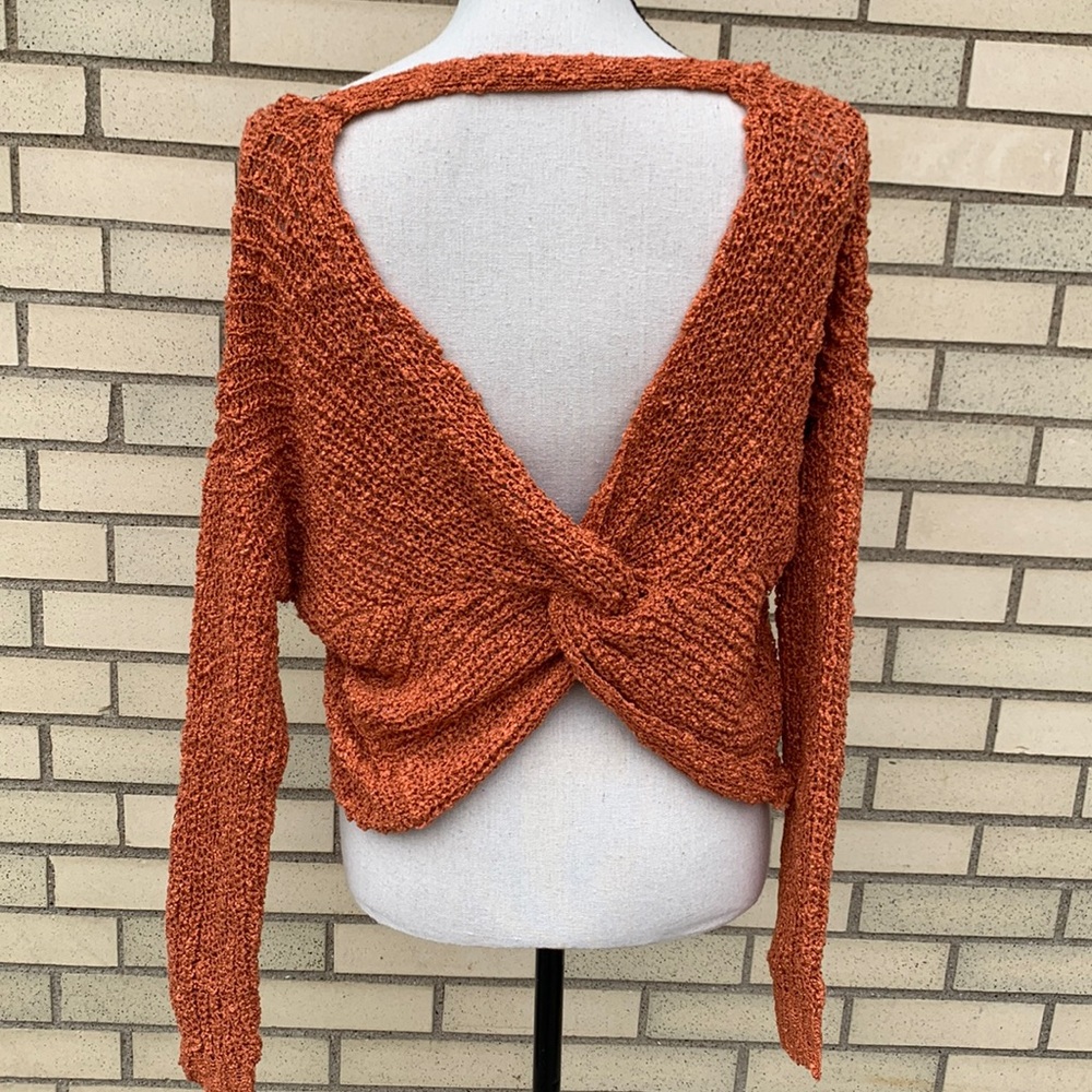 Rustic Orange Open Weave Twist Knot Back V-neck Top - Picture 6 of 12